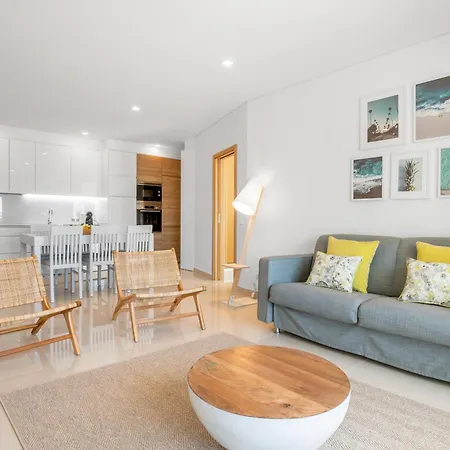 Yellow Ocean View, Porto De Mos Vr38 Lagos