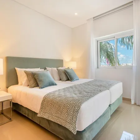Daire Yellow Ocean View, Porto De Mos Vr38 *